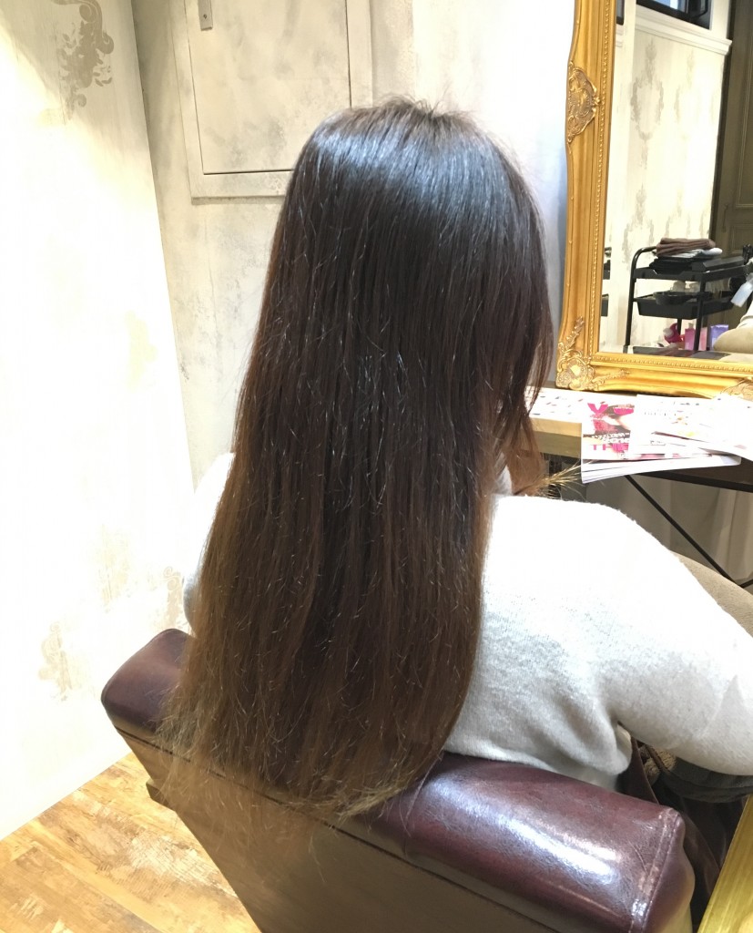 赤みのない髪色マットグレージュカラーアッシュ池袋美容室