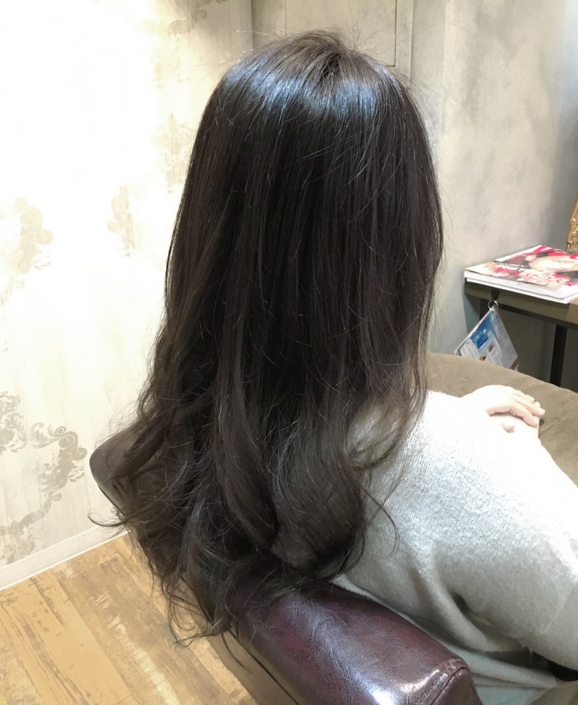 アッシュグレージュカラー池袋美容室髪色ヘアカラー