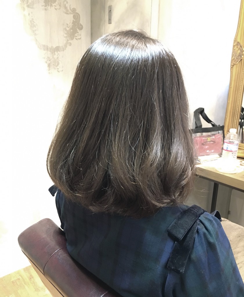 アッシュグレージュカラー池袋美容室髪色ヘアカラー