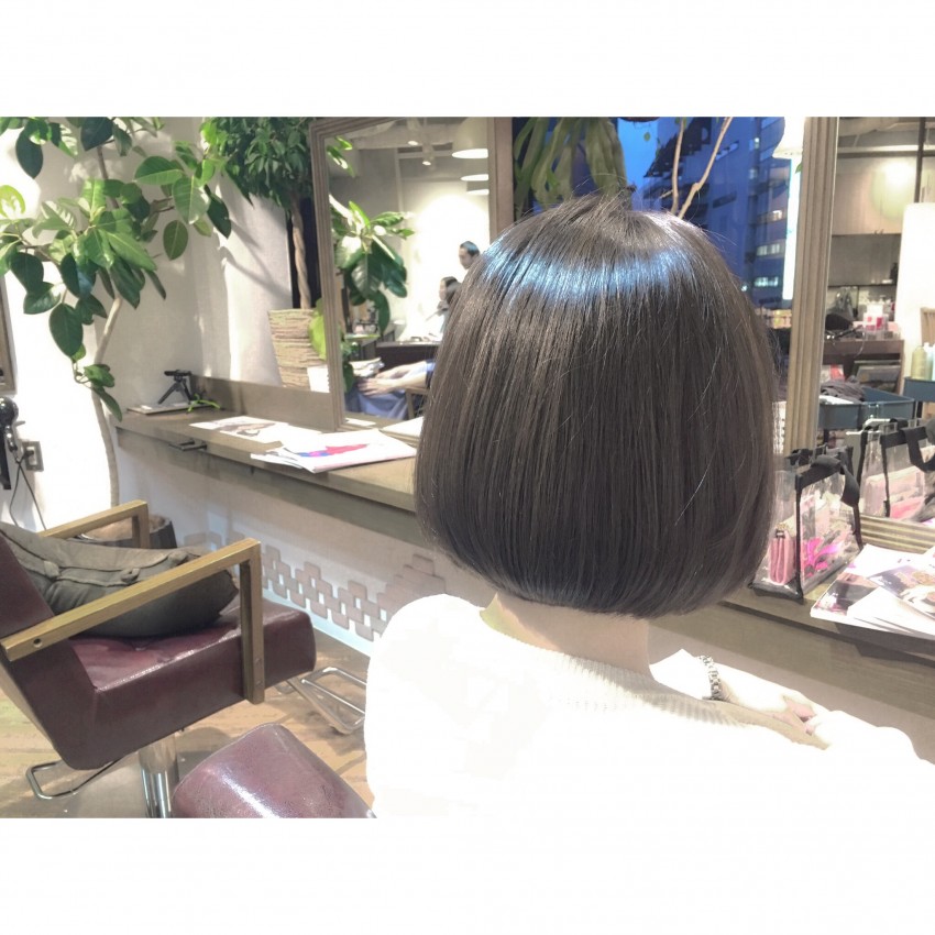 池袋美容室ボブばっさり髪型