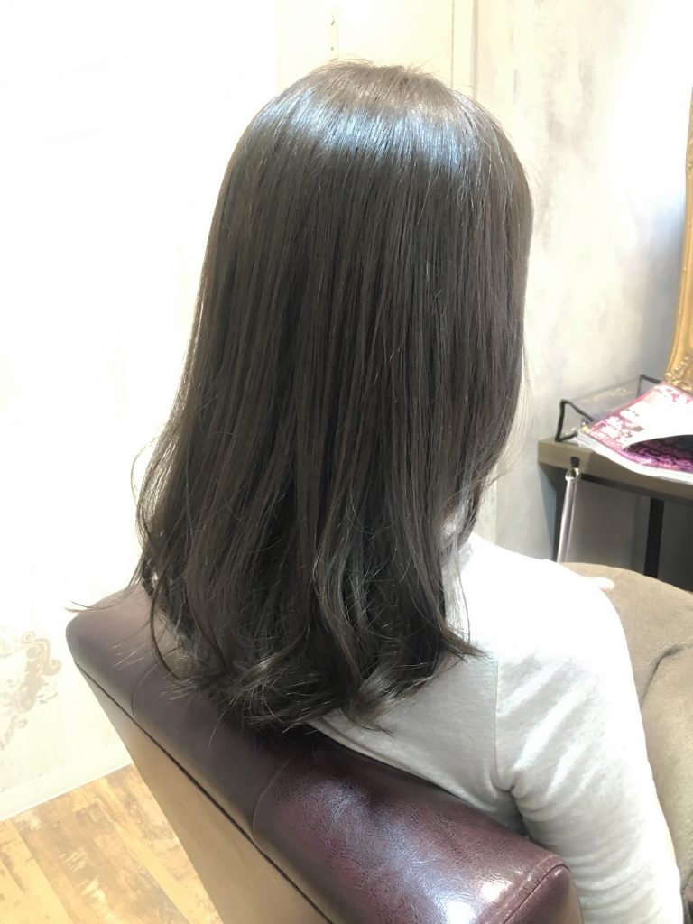 カーキグレージュカラー髪色池袋美容室秋冬