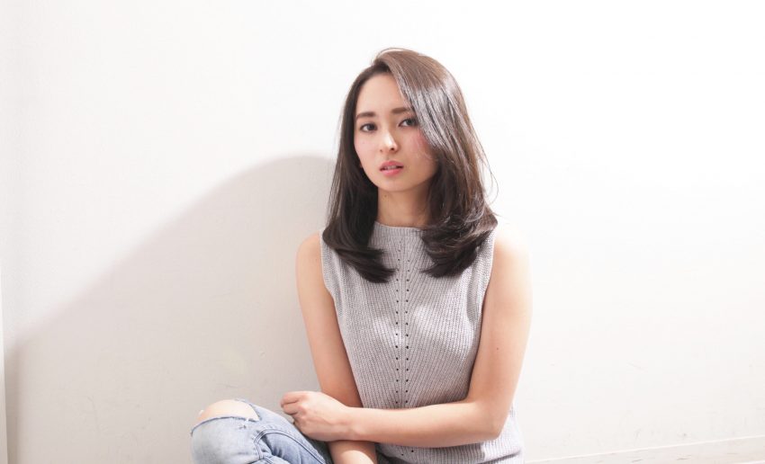マットグレージュカラーミディアム髪色セミロング池袋美容室