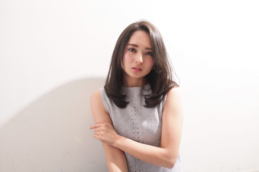 マットグレージュカラーミディアム髪色セミロング池袋美容室