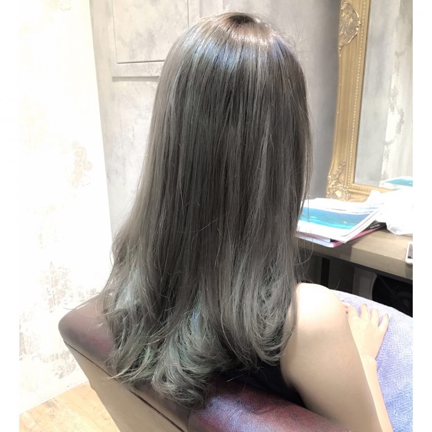 アッシュグレージュカラー人気髪色ブリーチなし
