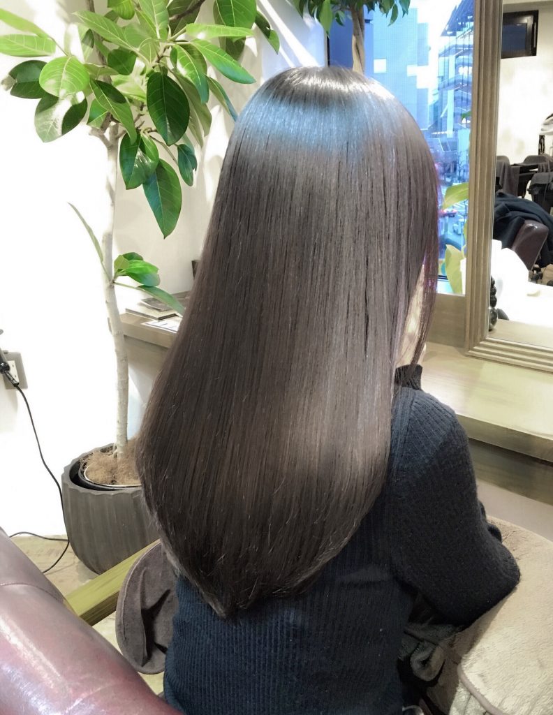 黒髪からカラーブリーチなしアッシュグレー