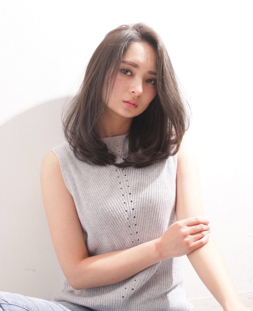 夏は涼しげレイヤースタイルも【池袋美容室】