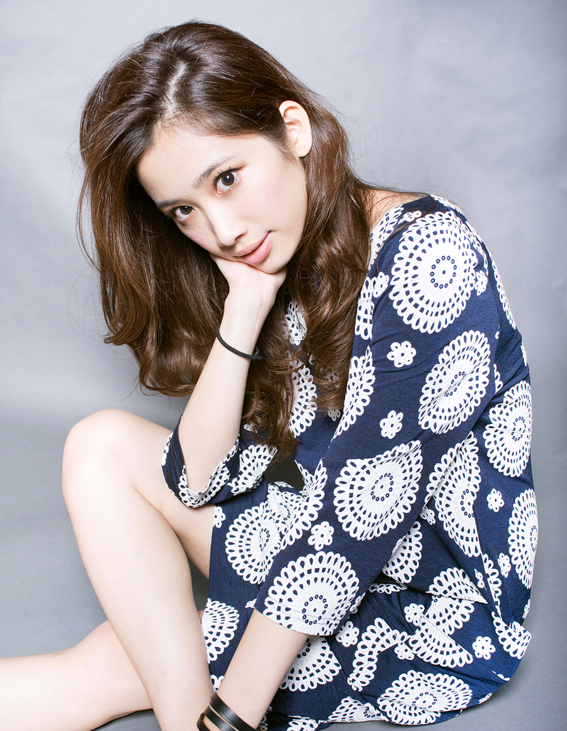 前髪長めセミロング ロングまとめ 大人女性におすすめなパーマスタイル 池袋で似合わせカットが上手な美容室rouland ローラン