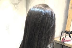 ブリーチなしで色持ちの良いアッシュグレー【池袋美容室】